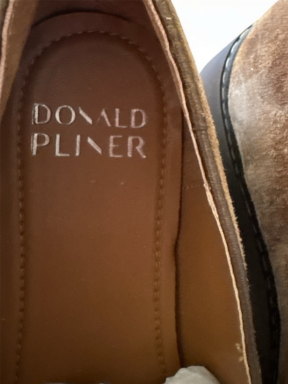 Donald Pliner Witty Ladies Leather Loafer in Chestnut Size 9 - Picture 6 of 6